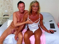 Kont, Pijpbeurt, Sperma, Voeten, Naakt, Shemale, Kousen, Tieten likken