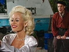 Plantureuse, En levrette, Doigter, Branlette thaïlandaise, Énorme, Lingerie, Mère que j'aimerais baiser, Nénés