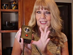 Rubia, Cocina, Maquina de follar, Masturbación, Maduro, Madres para coger, Solo, Juguetes