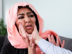 Arabisch, Blasen, Braunhaarige, Hundestellung, Handjob, Interrassisch, Natürlichen titten, Entkleiden