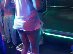 茶髪の, 衣服着たままセックス, ハードコア, キス, なめる, オナニー, 恥ずかしがりや, 濡れ