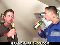 Schönheit, Blondine, Vollbusig, Geile alte tussi, Milf, Mutti, Stiefmutter, Flotter dreier