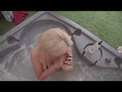 Gros seins, Éjaculation interne, En levrette, Femme au foyer, Nue, Chatte, Belle mère, Épouse