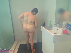 Belle grosse femme bgf, Plantureuse, Maman, Monstre, Seins naturels, Seins flasques, Nénés, Mouillée