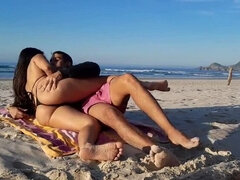 Amateur Latina Couple Fucking on Public Beach - Big Ass Teen Exhibitionist Sex