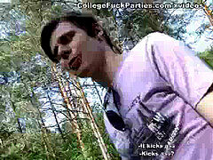 Braunhaarige, Aufs gesicht abspritzen, Lesbisch, Masturbation, Im freien, Realität, Rotschopf, Tätowierung