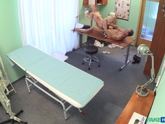 Amateur, Couple, Doigter, Léchez, Infirmière, Bureau, Chatte, Voyeur