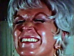 Gros seins, Faciale, Mère que j'aimerais baiser, Mamelons, Nénés, Rétro ancien