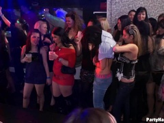 素人, 茶髪の, ダンス, ディルド, グループ, なめる, パーティ, フェラする