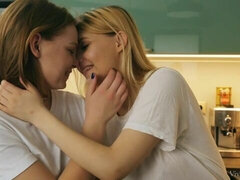 キス, キッチン, レズビアン, 剃毛, ガリガリ, ストリッピング, ティーン, オッパイの