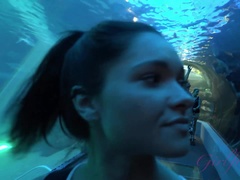 Leie, Strand, Bikini, Braunhaarige, Flashen, Nackt, Öl, Zierlich