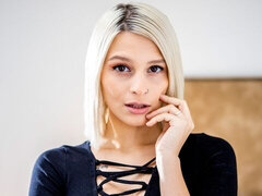 Leie, Grosser schwanz, Blondine, Blasen, Natürlichen titten, Tätowierung, Jungendliche (18+), Titten