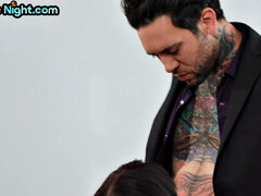 18 jaar, Grote kont, Grote mammen, Moeder die ik wil neuken, Kut duiken, Tatoeage, Tiener, Trio