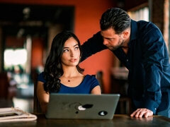Blasen, Hundestellung, Latina, Natürlichen titten, Büro, Rasiert, Jungendliche (18+), Titten