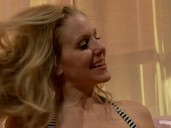 In den arsch, Sadomasochismus, Fesselspiele, Braunhaarige, Klassisch, Gruppensex, Leder, Muschi