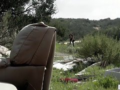 Beauté, Brunette brune, Femme couguar, Embrassement, Lesbienne, Léchez, De plein air, Adolescente