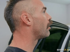 18 años, Mamada, Novio, Morena, Coche, Atrapados, Vestidas, Adolescente