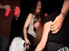 18, 素人, ブロンド, フェラチオ, 大学生, 学生寮, グループ, パーティ