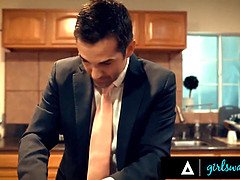 Plantureuse, Tromperie, Doigter, Époux mari, Lesbienne, Léchez, Réalité, Épouse