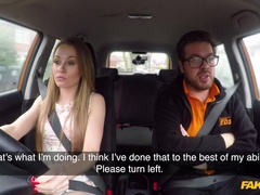 Leie, Blasen, Auto, Spermaladung, Aufs gesicht abspritzen, Handjob, Im freien, Pov