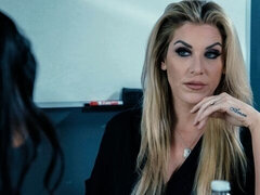 Пальцем, Лесбиянка, Белье, Мастурбация, Киски, Стриптизерша, Молоденькие, Сиськи