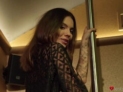 Cul, Noire, Blonde, Cuir, Chatte, Jupe, Jarretelles, Se déshabiller