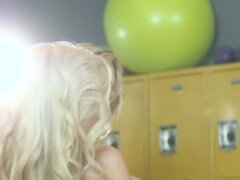 Blonde, Domination, Pieds, Doigter, Embrassement, Lesbienne, Léchez, Maman
