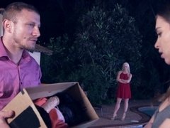 Nana, Grosse bite, Gros seins, Blonde, Sucer une bite, En levrette, Hd, Seins naturels