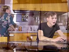 Rubia, Pareja, Madres para coger, Desnudo, Ruso, Seducido, Cabello corto, Medias largas