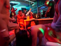 Habillées, Club, Dansant, Interracial, Lesbienne, Orgie, Fête, Douche