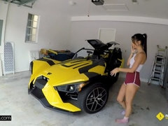 Bruinharig, Sperma shot, Sperma in gezicht, Latijnse vrouw, Realiteit, Tatoeage