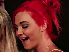 Leie, Cfnm, Weibliche domination, Gruppe, Handjob, Masturbation, Milf, Rotschopf
