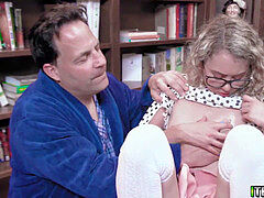 Leie, Blasen, Fingern, Brille, Lecken, Muschi, Jungendliche (18+)