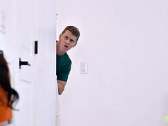 Blasen, Braunhaarige, Behaart, Milf, Mutti, Pov, Tätowierung, Titten