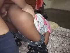 叔母, 指いじり