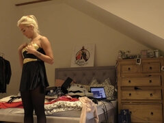 Blondine, Braunhaarige, Lingerie, Nackt, Realität, Rotschopf, Rock, Titten