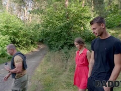 Tsjechisch, Daddy, Man, Buiten, Klein, Kut duiken, Geschoren, Tieten likken