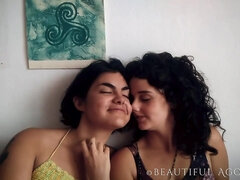 Gros seins, Plantureuse, Doigter, Petite amie, Fait maison, Masturbation, Mère que j'aimerais baiser, Seins naturels