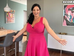 Amateur, Gorda, Culo grande, Morena, Madres para coger, Cabello corto, Solo, Estriptis