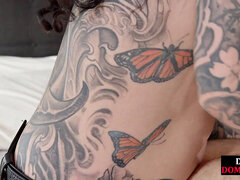 Fesselspiele, Kehlenfick, Weibliche domination, Fetisch, Leder, Herrin, Hintern versohlen, Strümpfe