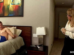 Attrapée, Queue, Famille, Lunettes, Branler, Lingerie, Mature, Maman