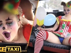 Sucer une bite, En levrette, Femelle, Hard, Orgasme, Petite femme, Chevaucher, Nénés