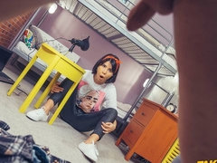 Cul, Sucer une bite, Brunette brune, Branlette thaïlandaise, Innocente, Adolescente, Nénés, Voyeur