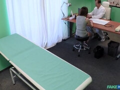 Engañando, Médico, Penetracion con dedos, Pajear, Lamidas, Enfermera, Coño, Tetas