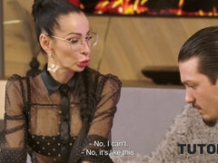 Plantureuse, Tchèque, Hd, Mature, Mère que j'aimerais baiser, Naturelle, Seins naturels, Professeur