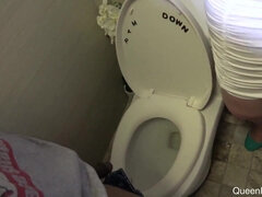 ぽっちゃり, デカ尻, デカパイ, 茶髪の, クラブ, 中出し, 淫乱熟女, オッパイの