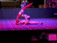 Leie, Bad, Braunhaarige, Freundin, Piercing, Muschi, Rasiert, Abendanzug