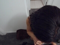 Tussi, Grosser arsch, Grosse titten, Vollbusig, Auto, Im freien, Piercing, Titten