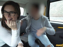 Leie, Braunhaarige, Auto, Tschechisch, Lecken, Milf, Im freien, Muschi