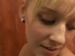 18 ans, Blonde, Club, Femelle, Rasée, Softcore, Solo, Adolescente